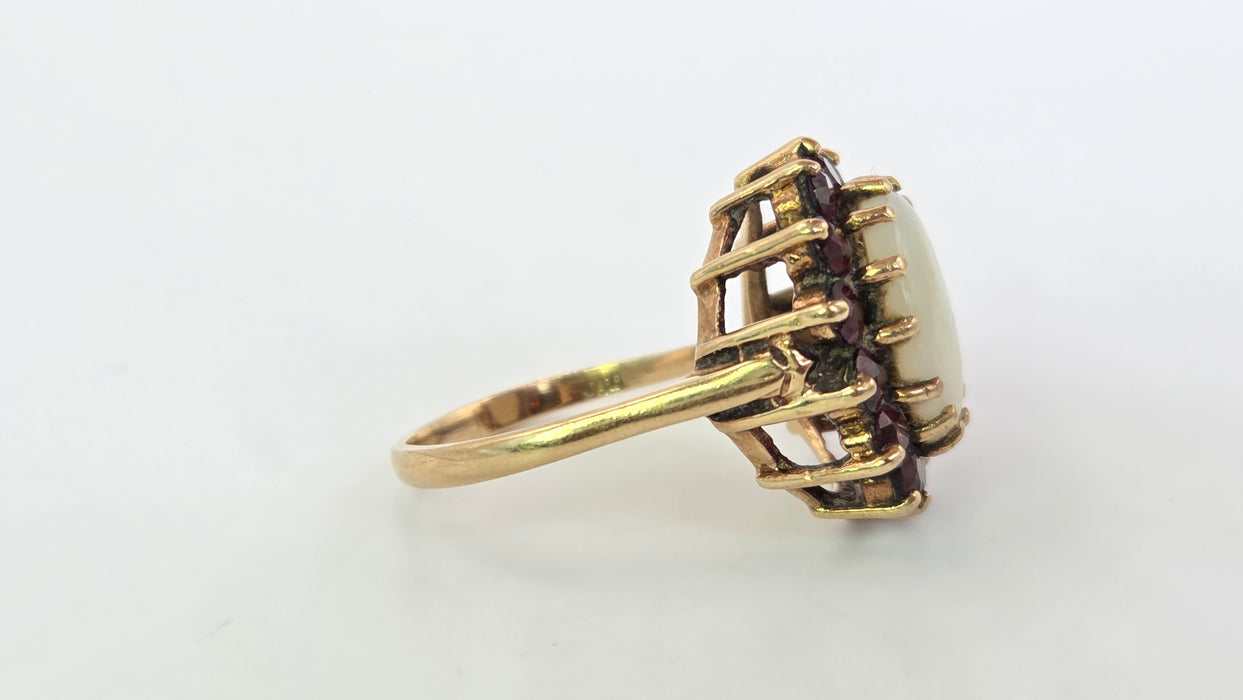 Vintage: 9ct Yellow Gold Opal & Garnet Oval Cluster Ring