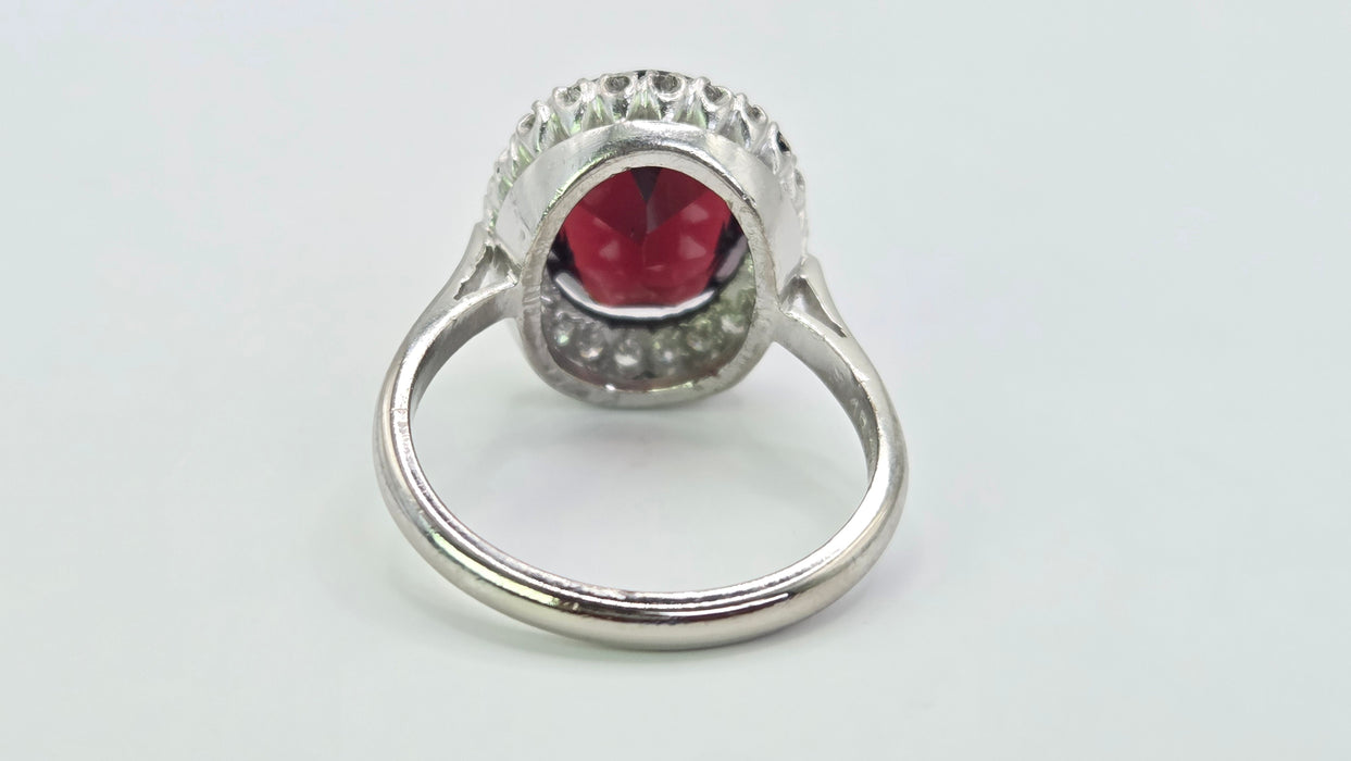 Vintage: 18ct White Gold & Platinum Garnet & Diamond Oval Cluster Ring — 5.50ct Garnet, 0.24ct Diamonds