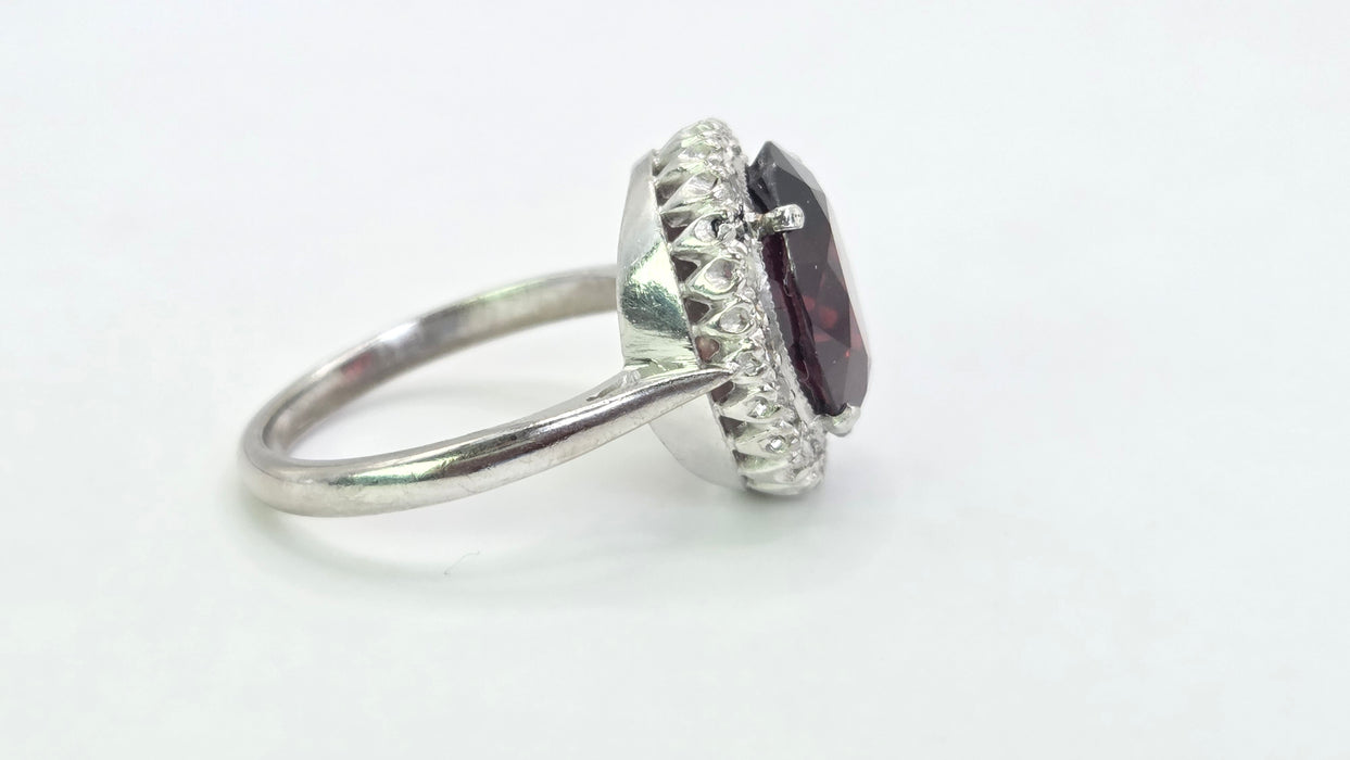 Vintage: 18ct White Gold & Platinum Garnet & Diamond Oval Cluster Ring — 5.50ct Garnet, 0.24ct Diamonds