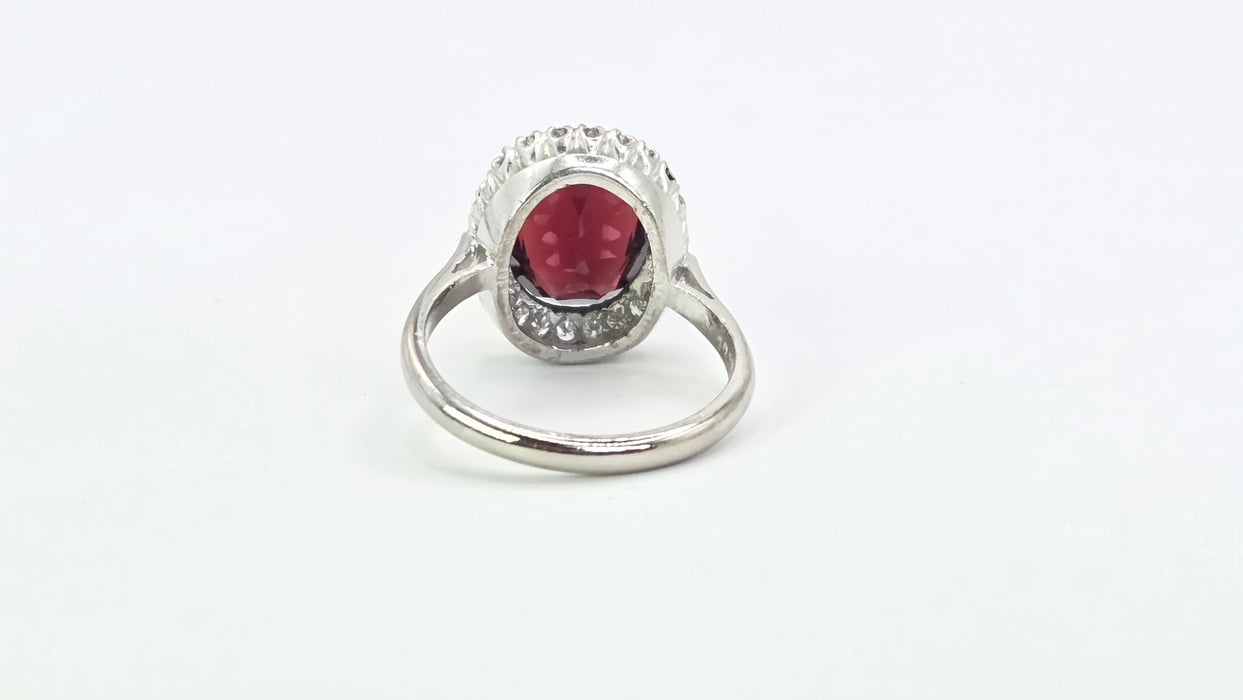 Vintage: 18ct White Gold & Platinum Garnet & Diamond Oval Cluster Ring — 5.50ct Garnet, 0.24ct Diamonds
