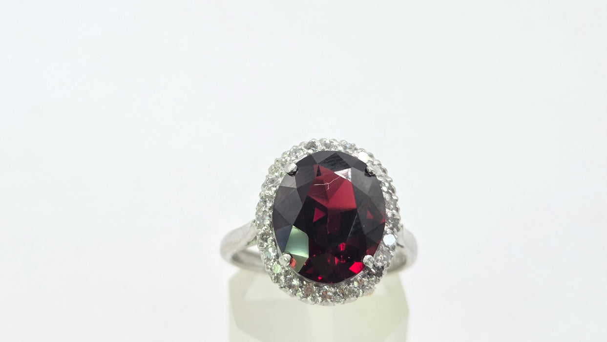 Vintage: 18ct White Gold & Platinum Garnet & Diamond Oval Cluster Ring — 5.50ct Garnet, 0.24ct Diamonds