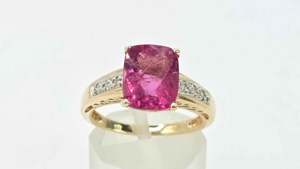 Vintage: 14ct Yellow Gold Rubellite & Diamond Dress Ring
