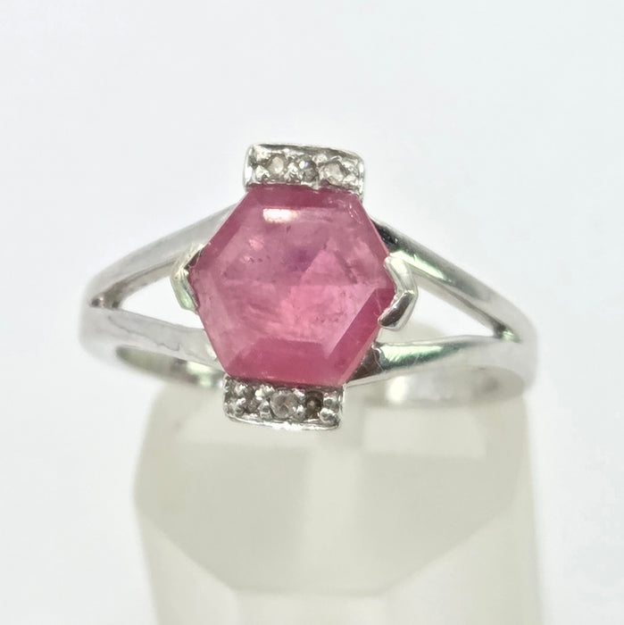 Vintage: 9ct White Gold Ruby & Diamond Ring