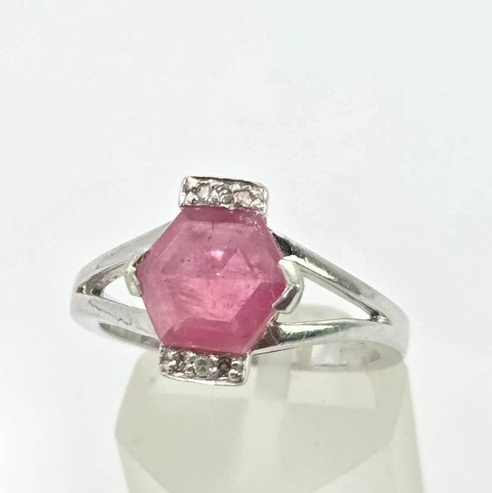 Vintage: 9ct White Gold Ruby & Diamond Ring