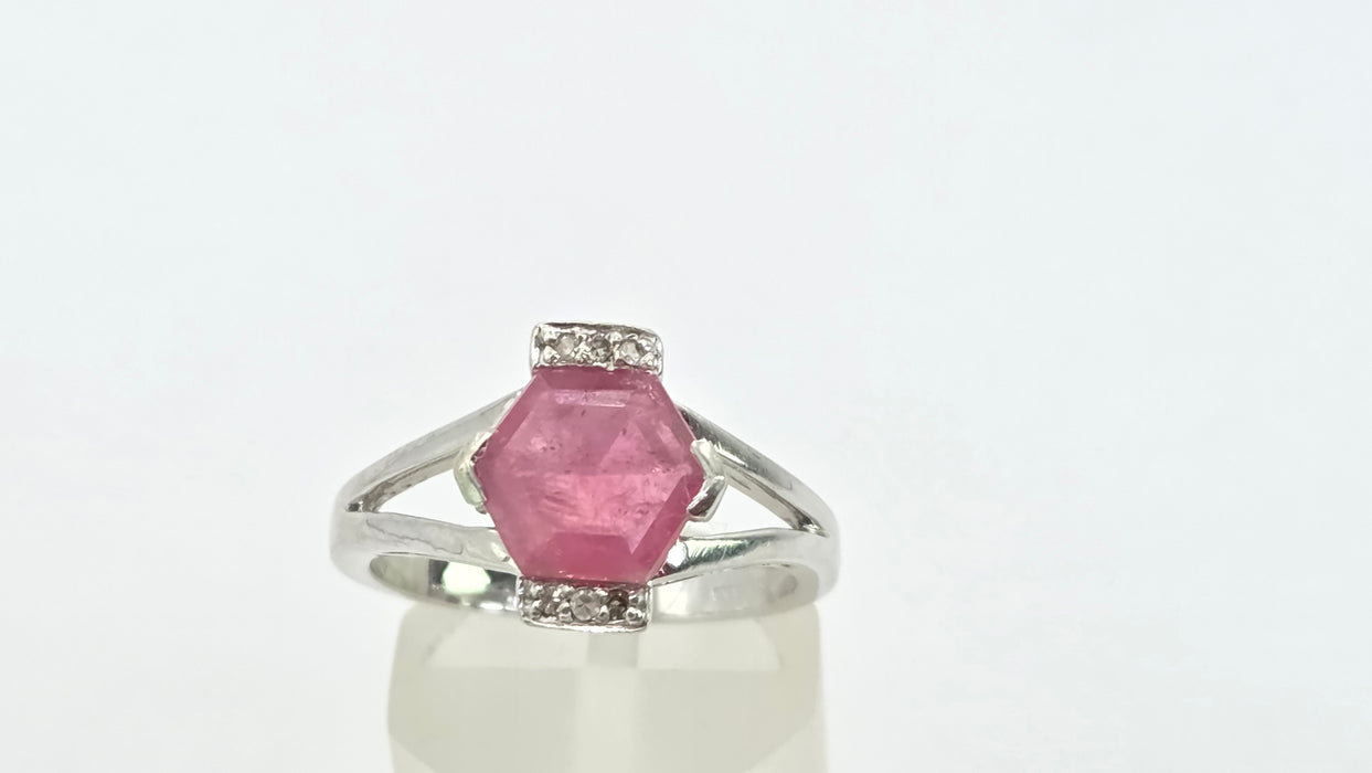 Vintage: 9ct White Gold Ruby & Diamond Ring