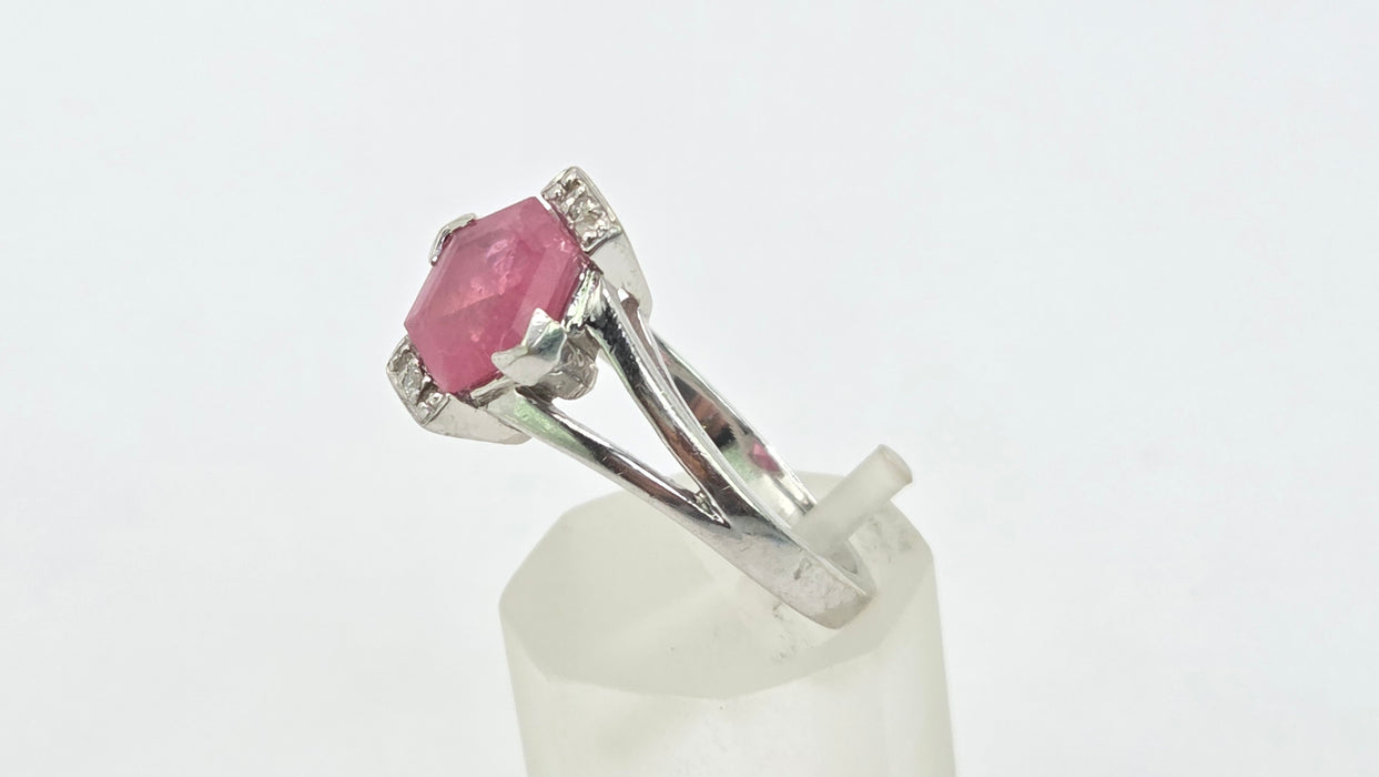 Vintage: 9ct White Gold Ruby & Diamond Ring