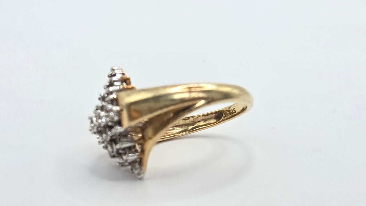 Vintage: 9ct Yellow Gold Diamond Signet Cluster Ring
