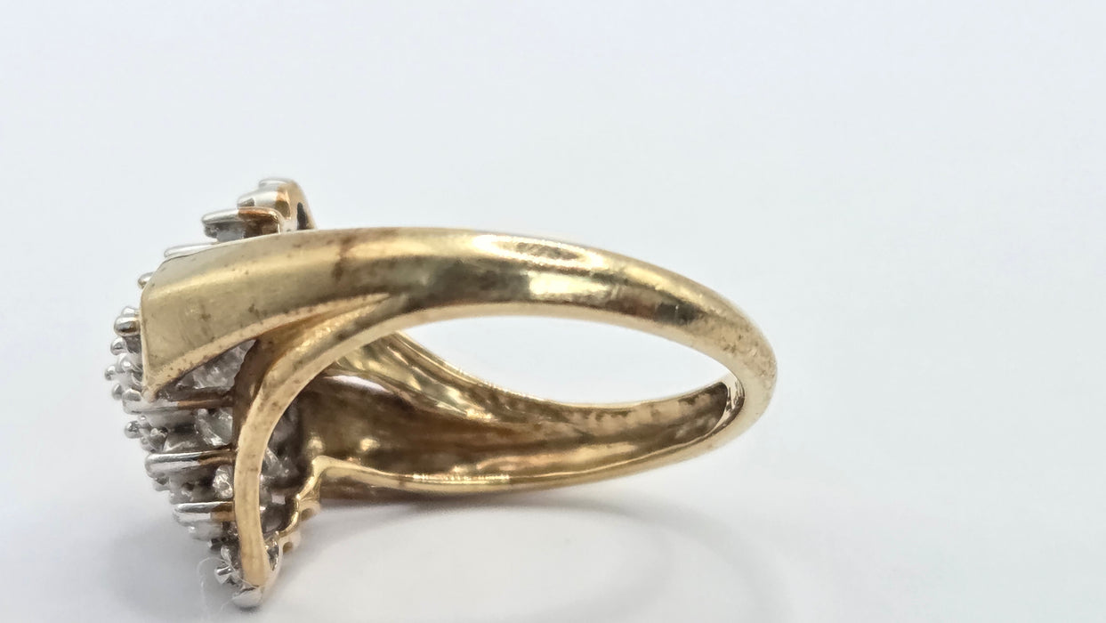 Vintage: 9ct Yellow Gold Diamond Signet Cluster Ring