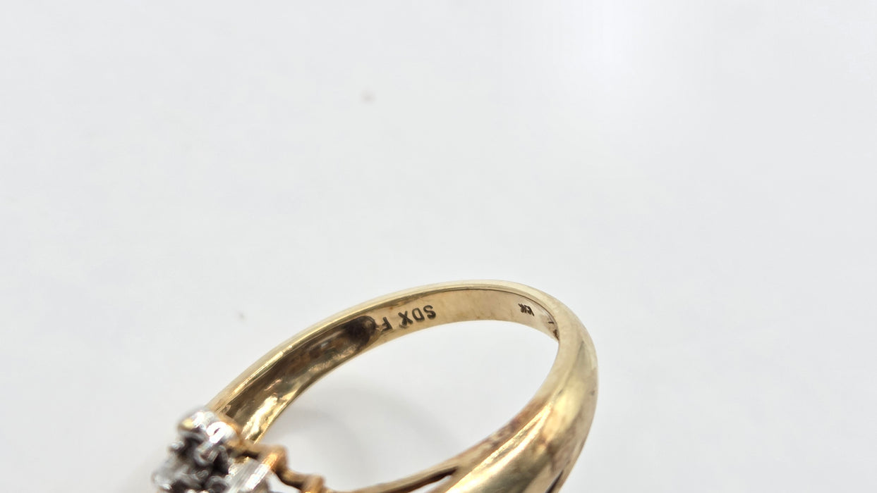 Vintage: 9ct Yellow Gold Diamond Signet Cluster Ring