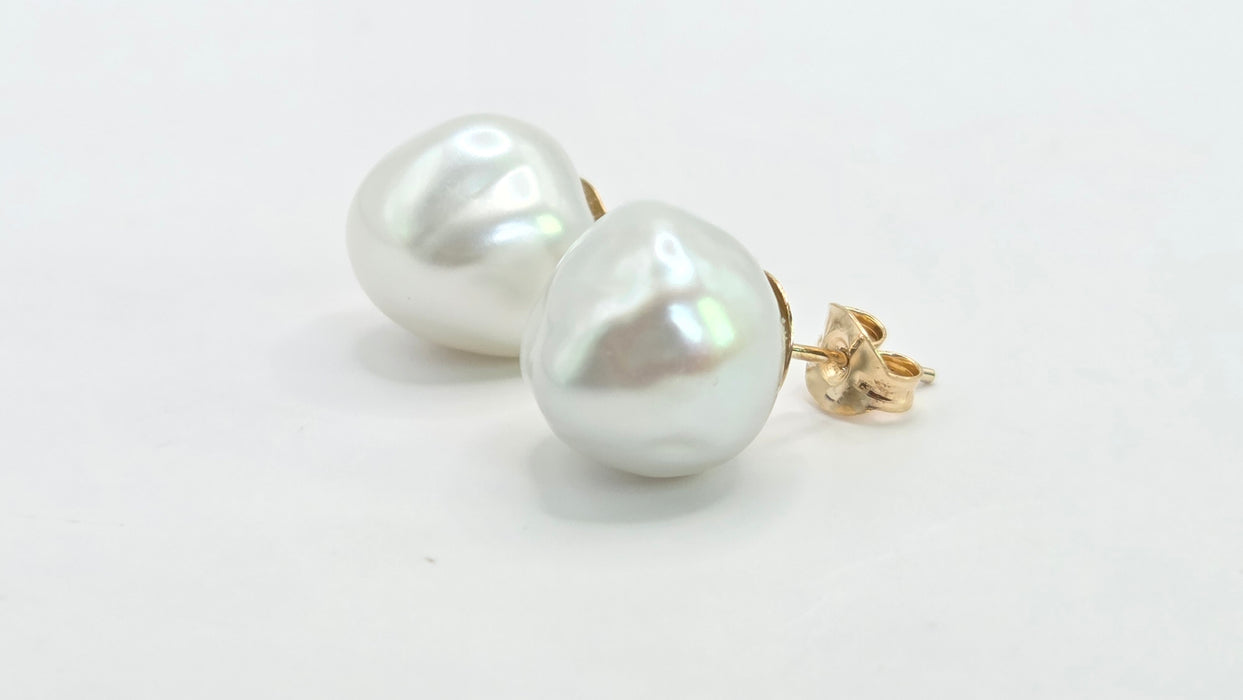 Vintage: 9ct Yellow Gold Baroque Pearl Stud Earrings