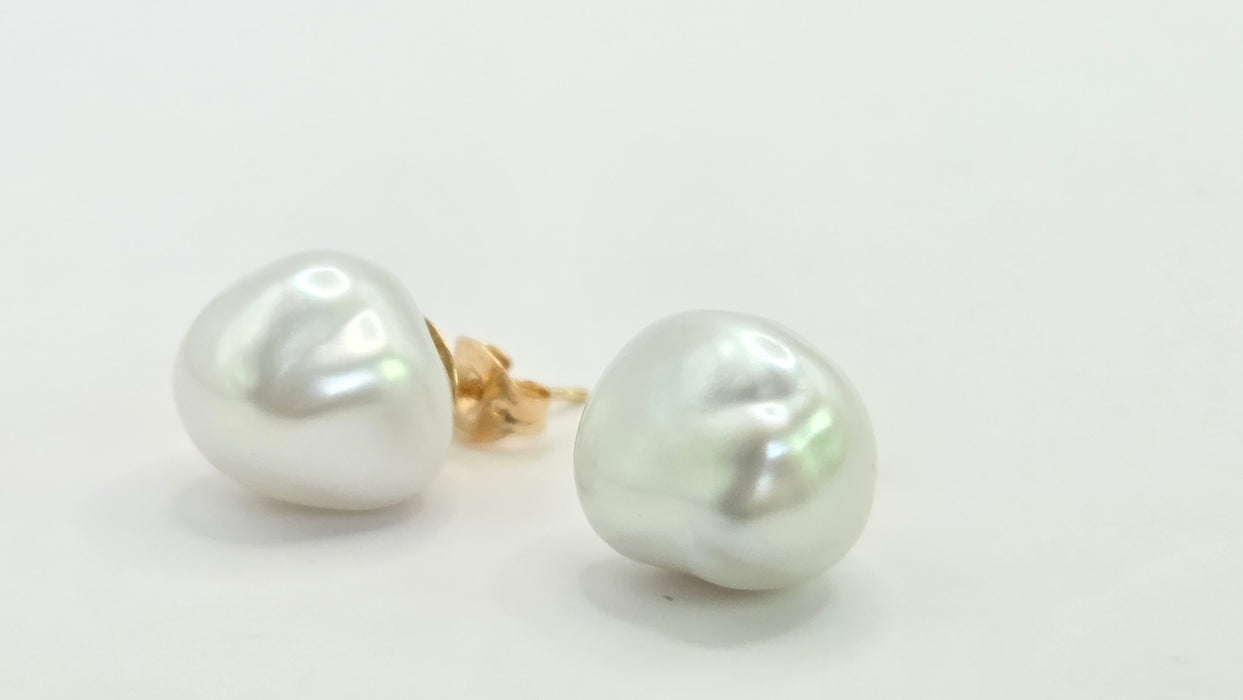 Vintage: 9ct Yellow Gold Baroque Pearl Stud Earrings