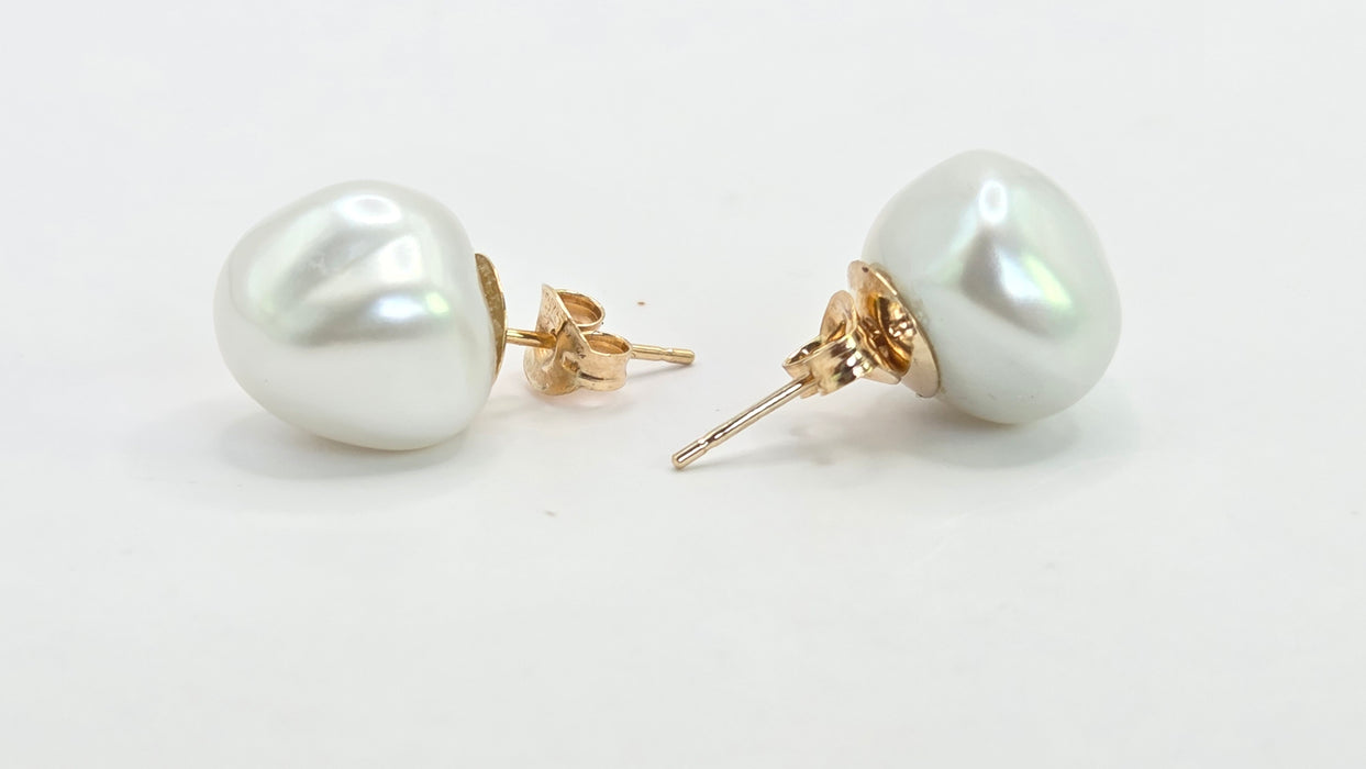 Vintage: 9ct Yellow Gold Baroque Pearl Stud Earrings
