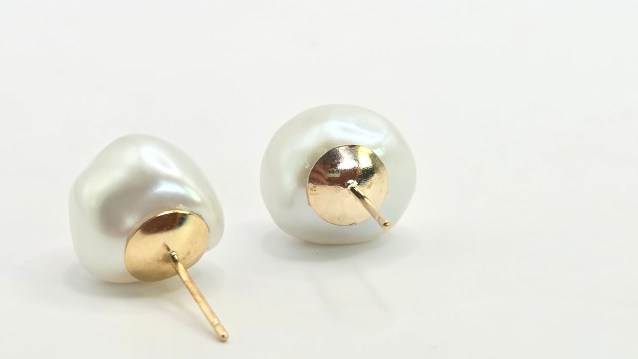 Vintage: 9ct Yellow Gold Baroque Pearl Stud Earrings