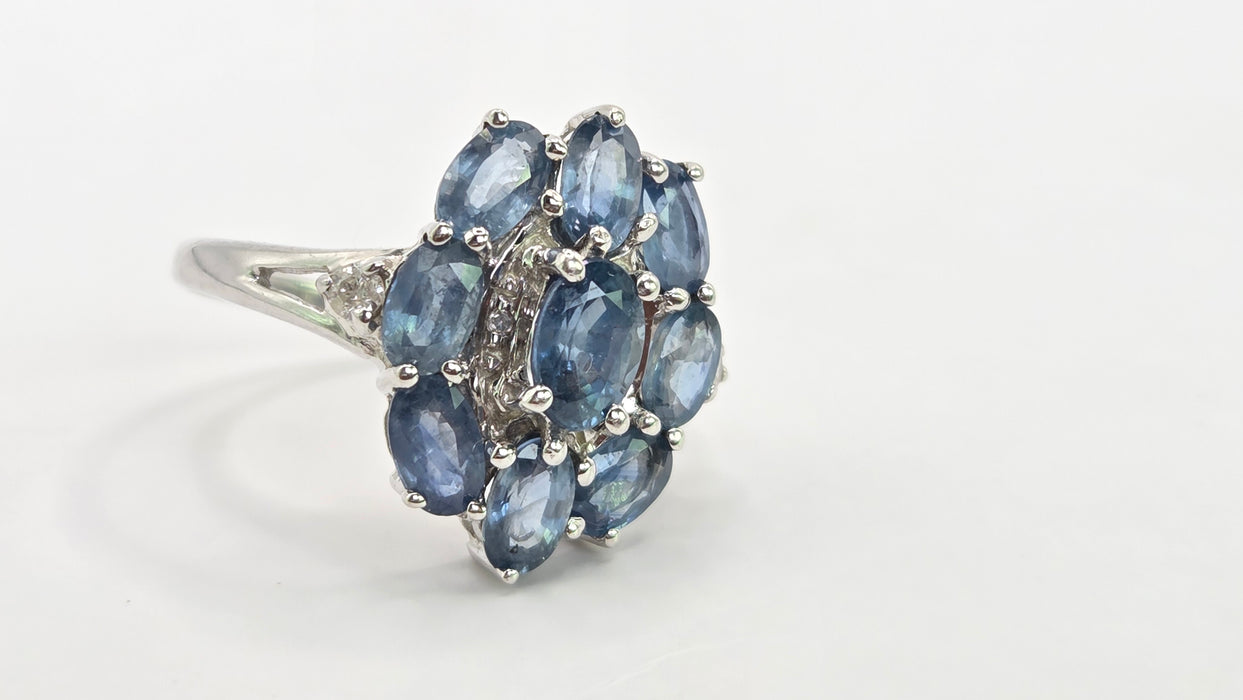 Vintage: 9ct White Gold Ceylon Sapphire & Diamond Floral Cluster Ring