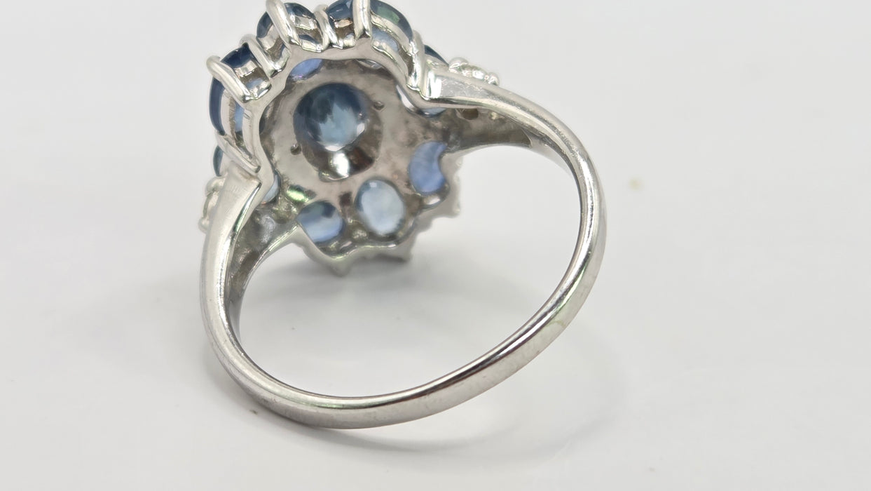 Vintage: 9ct White Gold Ceylon Sapphire & Diamond Floral Cluster Ring