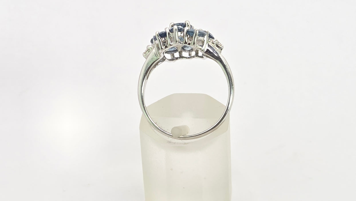 Vintage: 9ct White Gold Ceylon Sapphire & Diamond Floral Cluster Ring