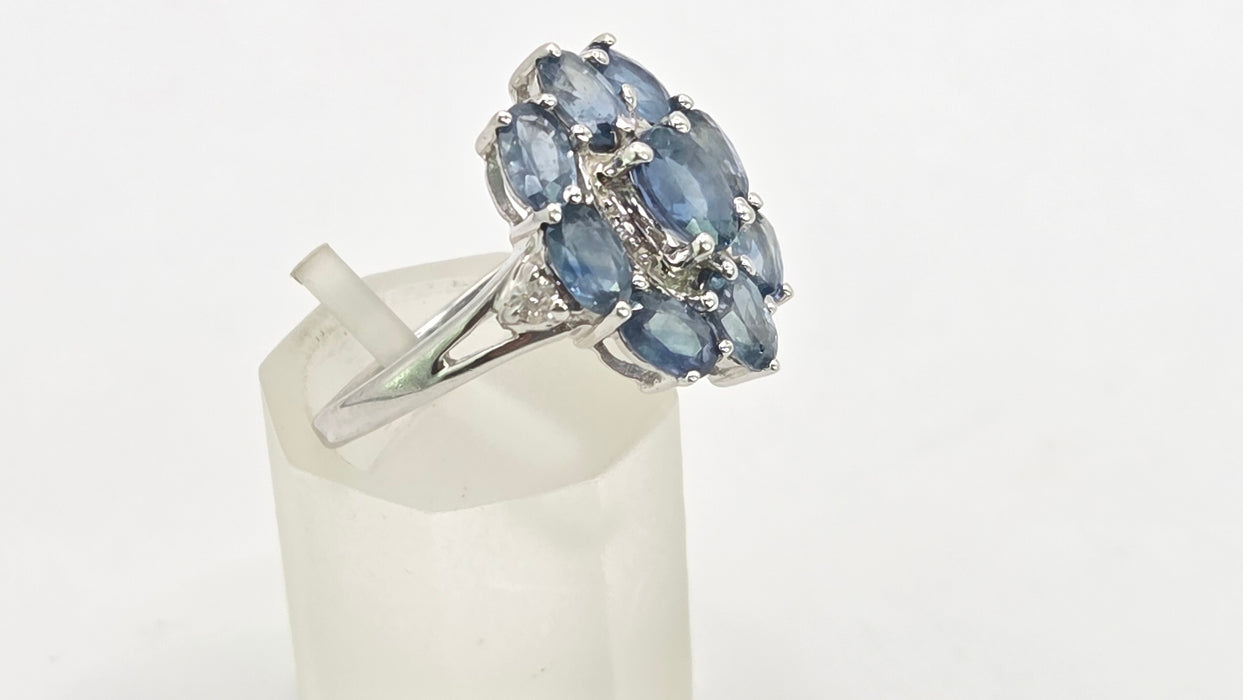 Vintage: 9ct White Gold Ceylon Sapphire & Diamond Floral Cluster Ring
