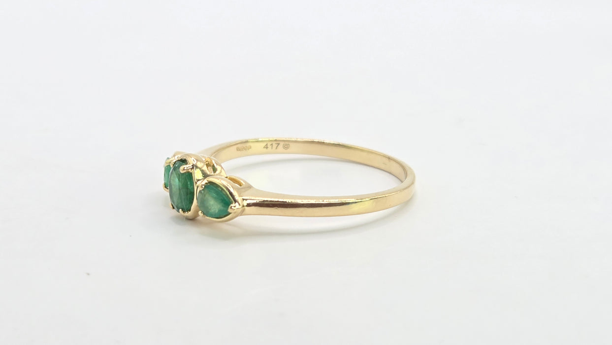 Vintage: 9ct Yellow Gold Emerald Trilogy Ring