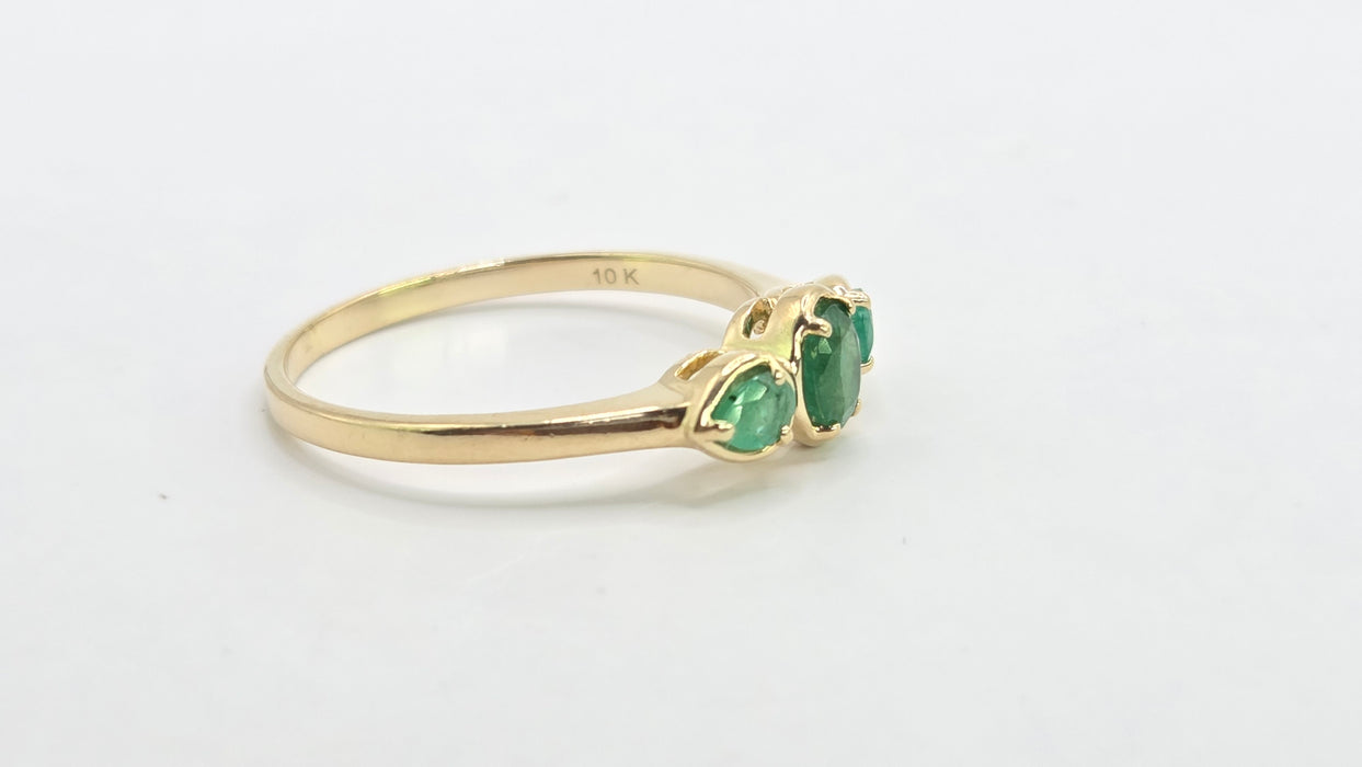 Vintage: 9ct Yellow Gold Emerald Trilogy Ring