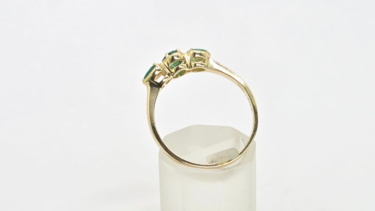 Vintage: 9ct Yellow Gold Emerald Trilogy Ring