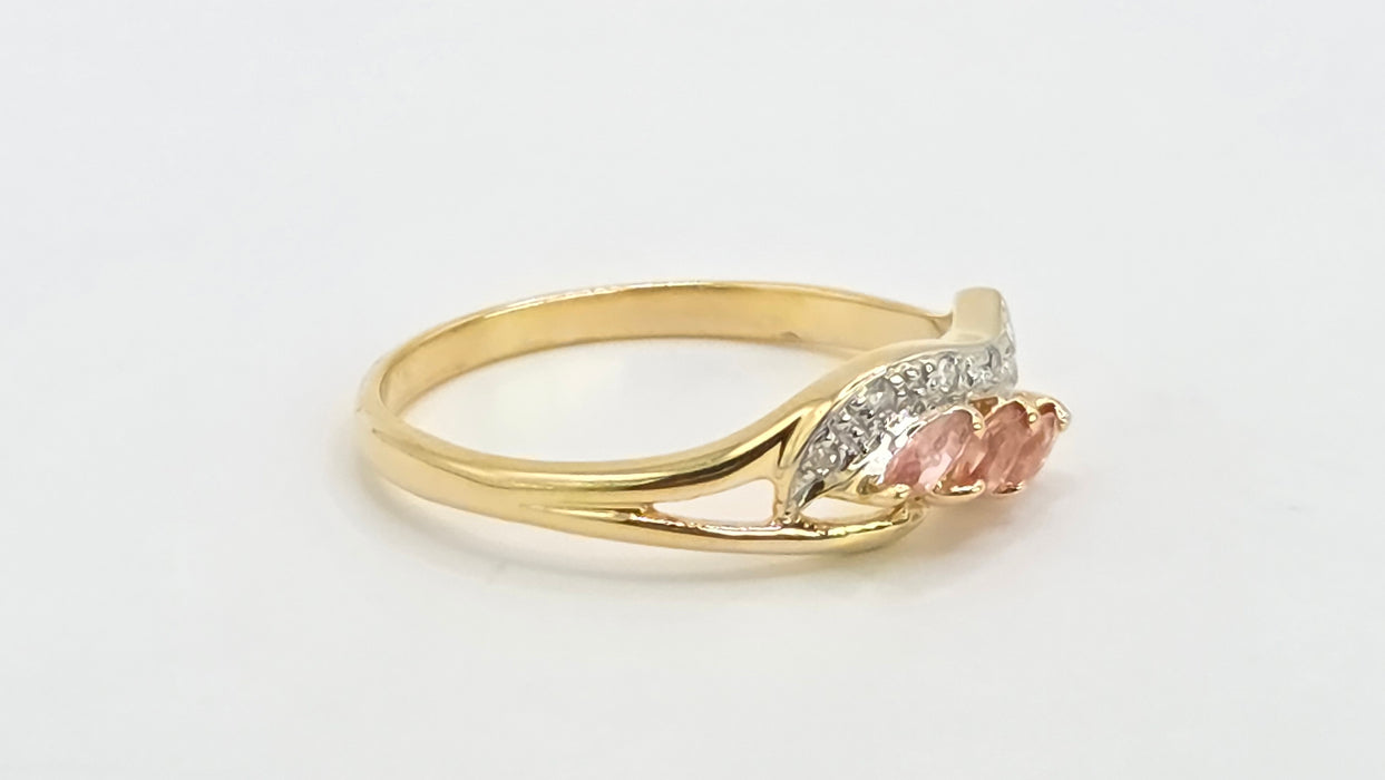 Vintage: 18ct Yellow Gold Padparadscha Sapphire & Diamond Ring