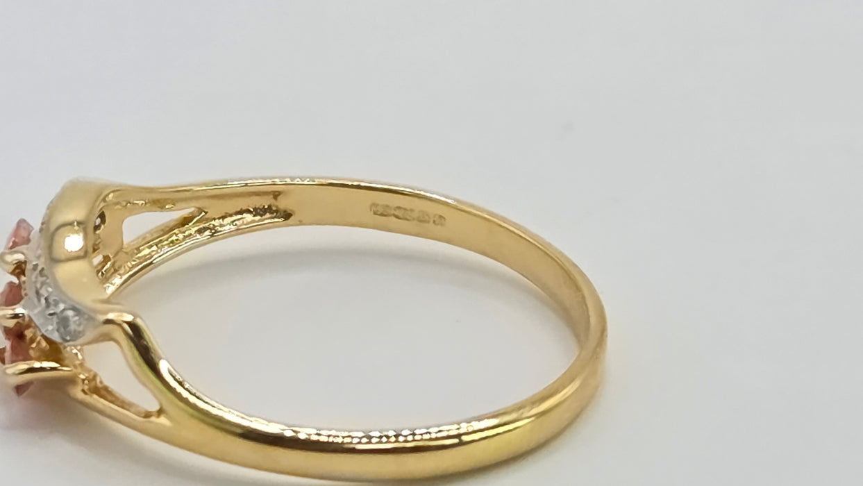 Vintage: 18ct Yellow Gold Padparadscha Sapphire & Diamond Ring