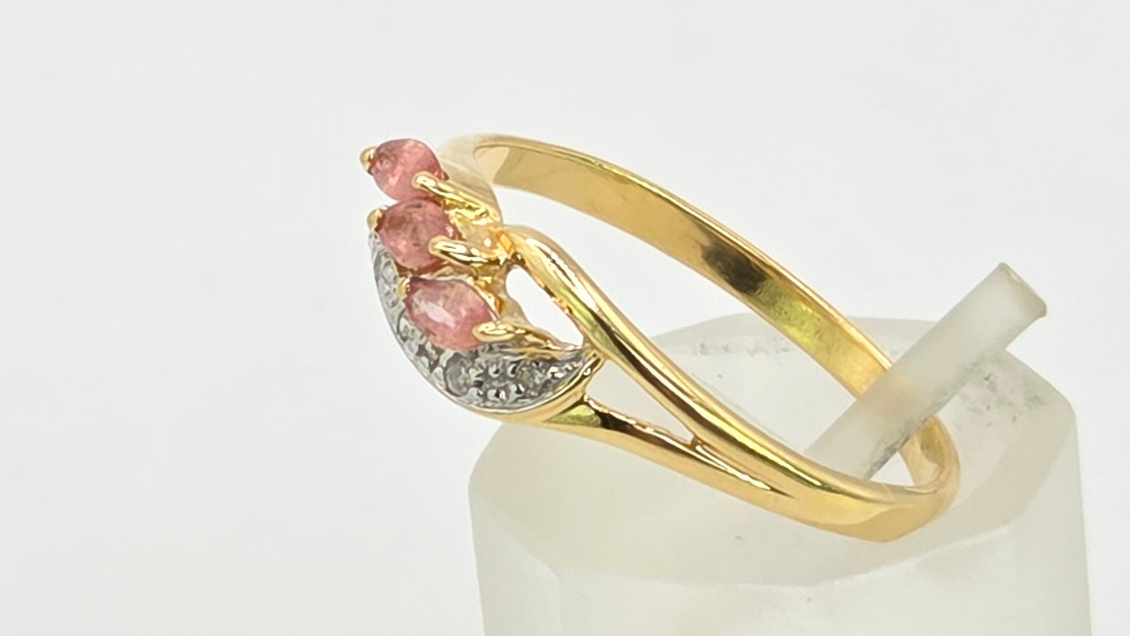 Vintage: 18ct Yellow Gold Padparadscha Sapphire & Diamond Ring
