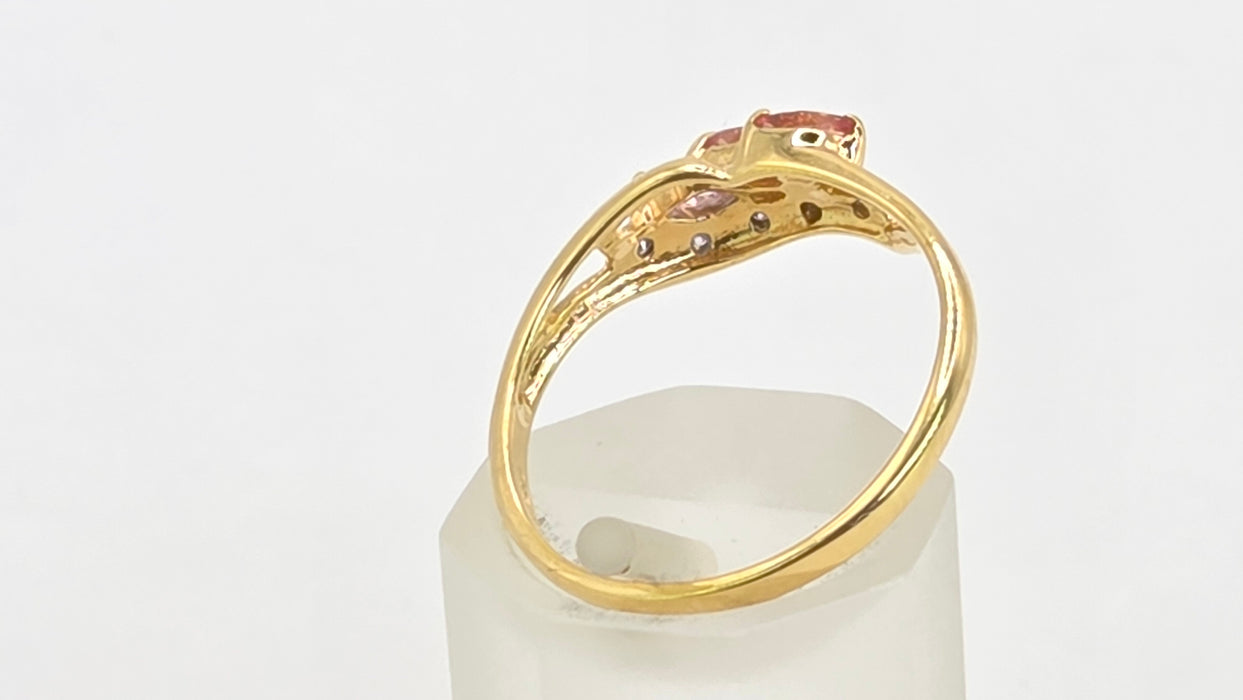 Vintage: 18ct Yellow Gold Padparadscha Sapphire & Diamond Ring