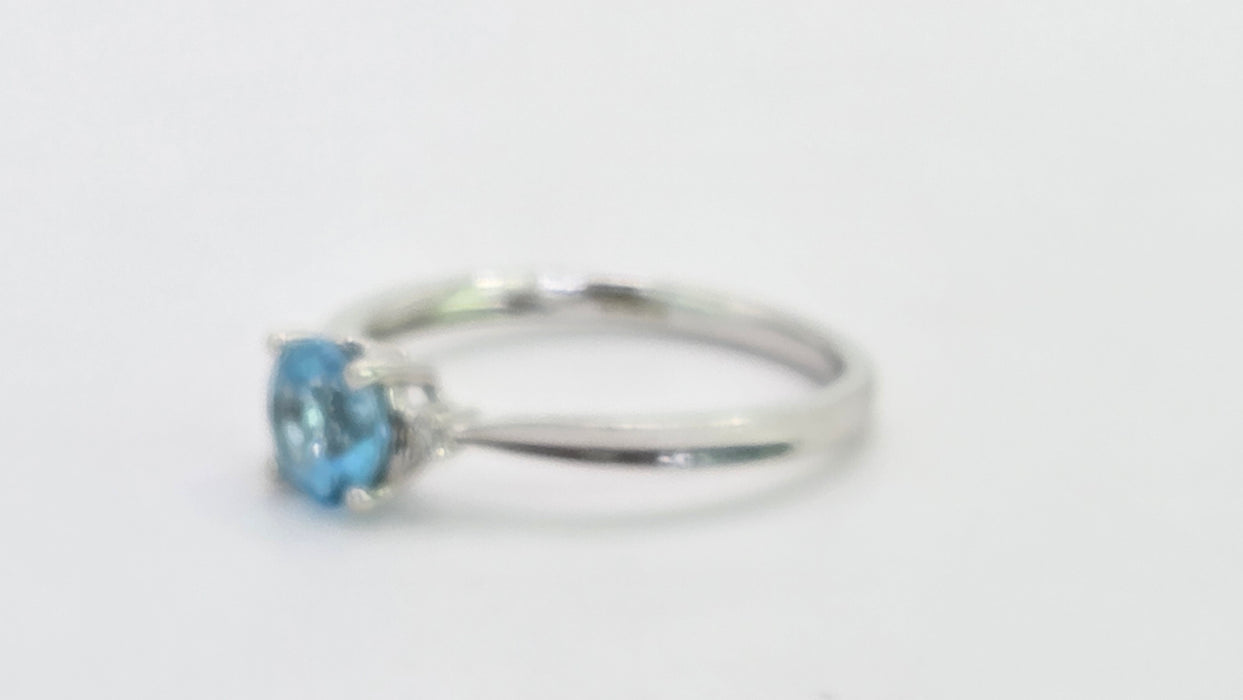 Vintage: 9ct White Gold Swiss Blue Topaz & Diamond Ring