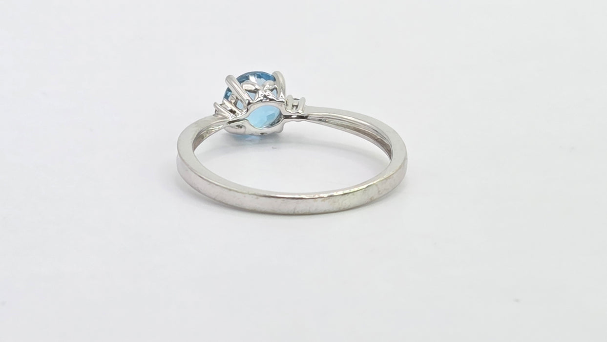Vintage: 9ct White Gold Swiss Blue Topaz & Diamond Ring