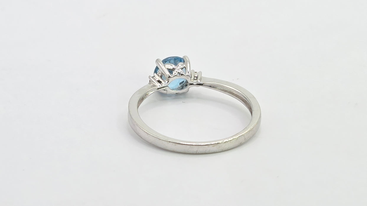 Vintage: 9ct White Gold Swiss Blue Topaz & Diamond Ring