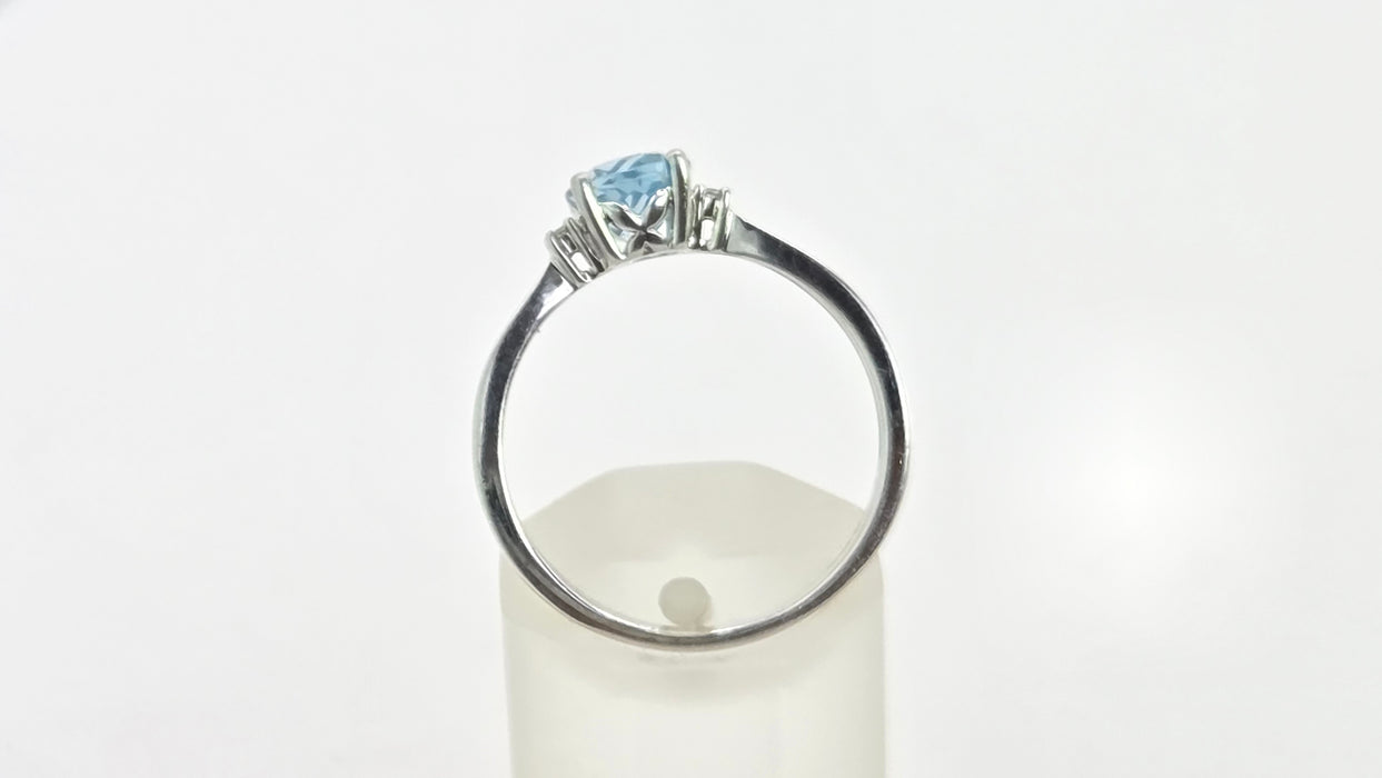 Vintage: 9ct White Gold Swiss Blue Topaz & Diamond Ring