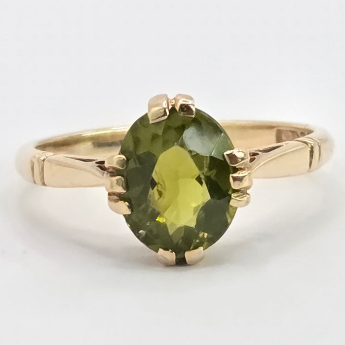 Antique: 9ct Yellow Gold Peridot Solitaire Ring