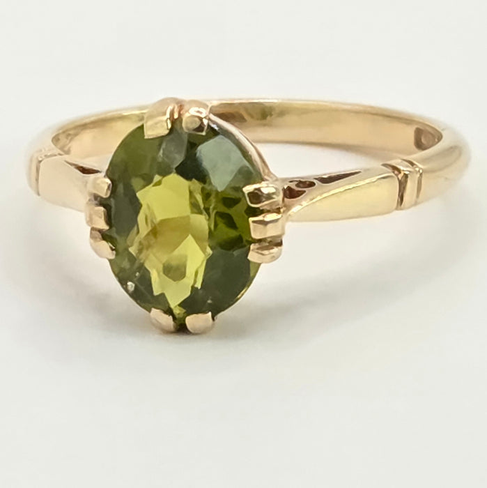 Antique: 9ct Yellow Gold Peridot Solitaire Ring