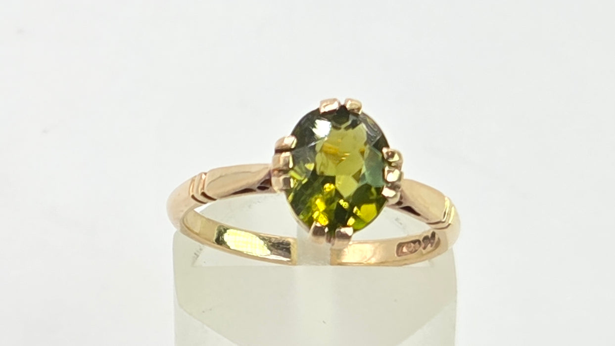 Antique: 9ct Yellow Gold Peridot Solitaire Ring