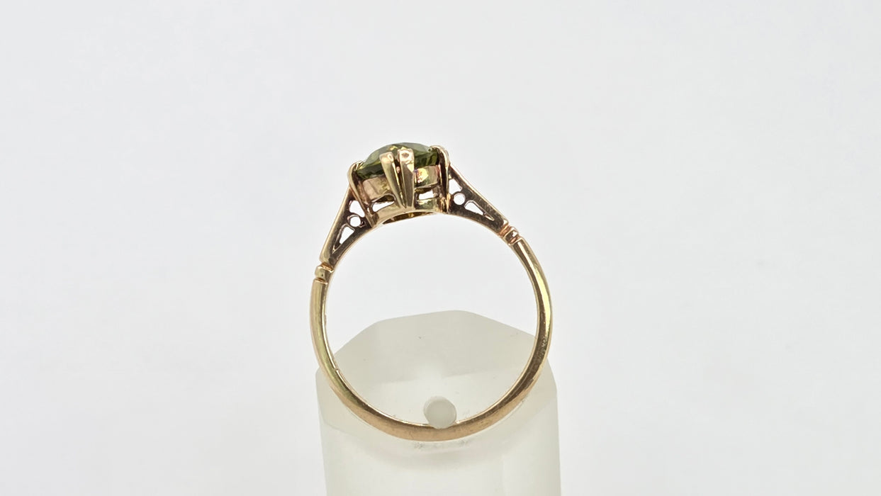 Antique: 9ct Yellow Gold Peridot Solitaire Ring