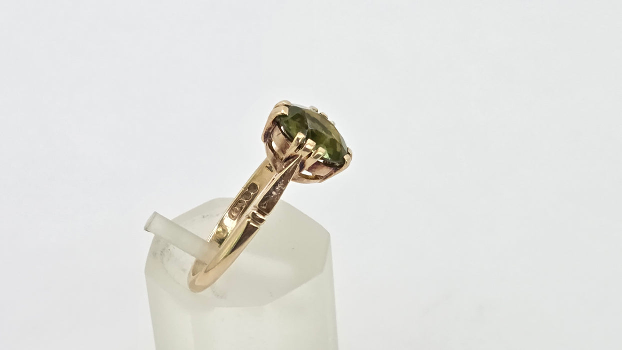 Antique: 9ct Yellow Gold Peridot Solitaire Ring