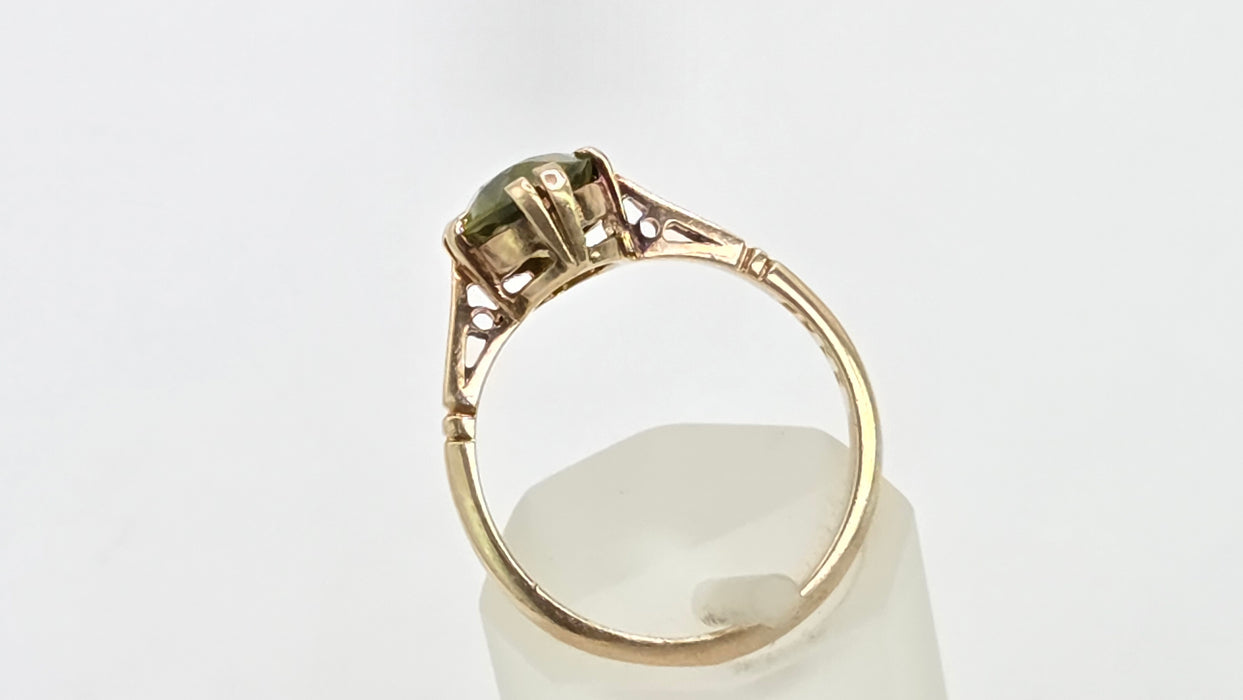 Antique: 9ct Yellow Gold Peridot Solitaire Ring