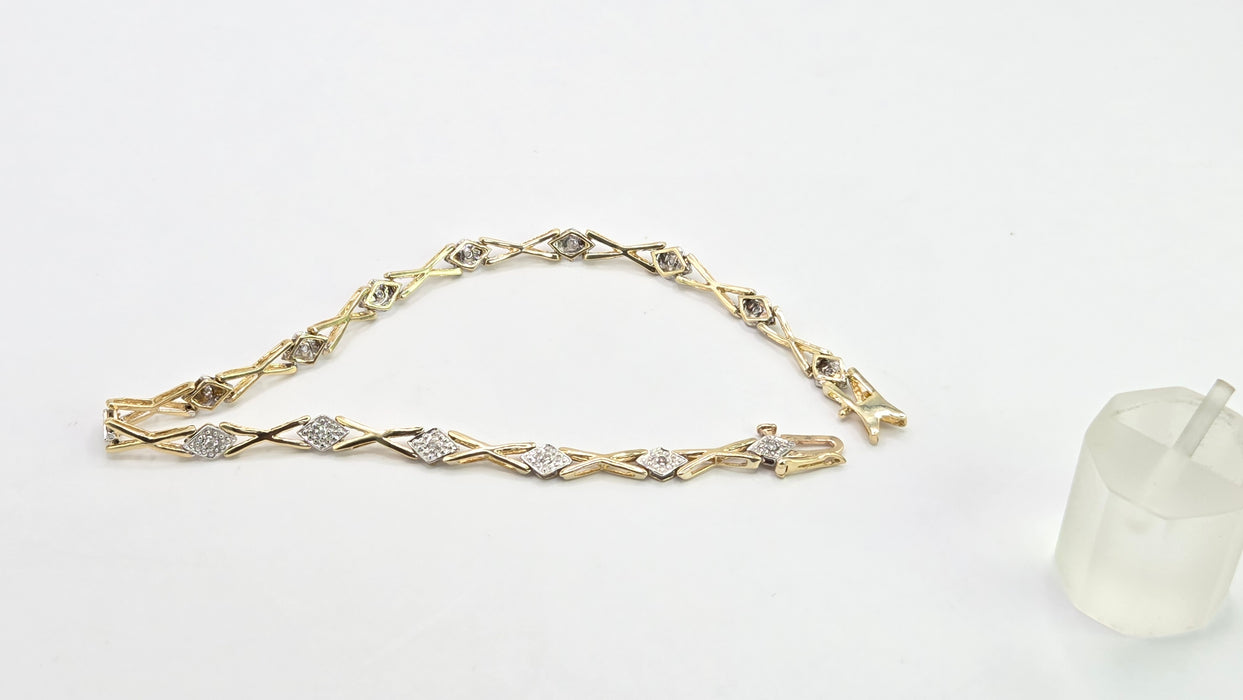 Vintage: 9ct Yellow Gold Diamond XO Link Bracelet