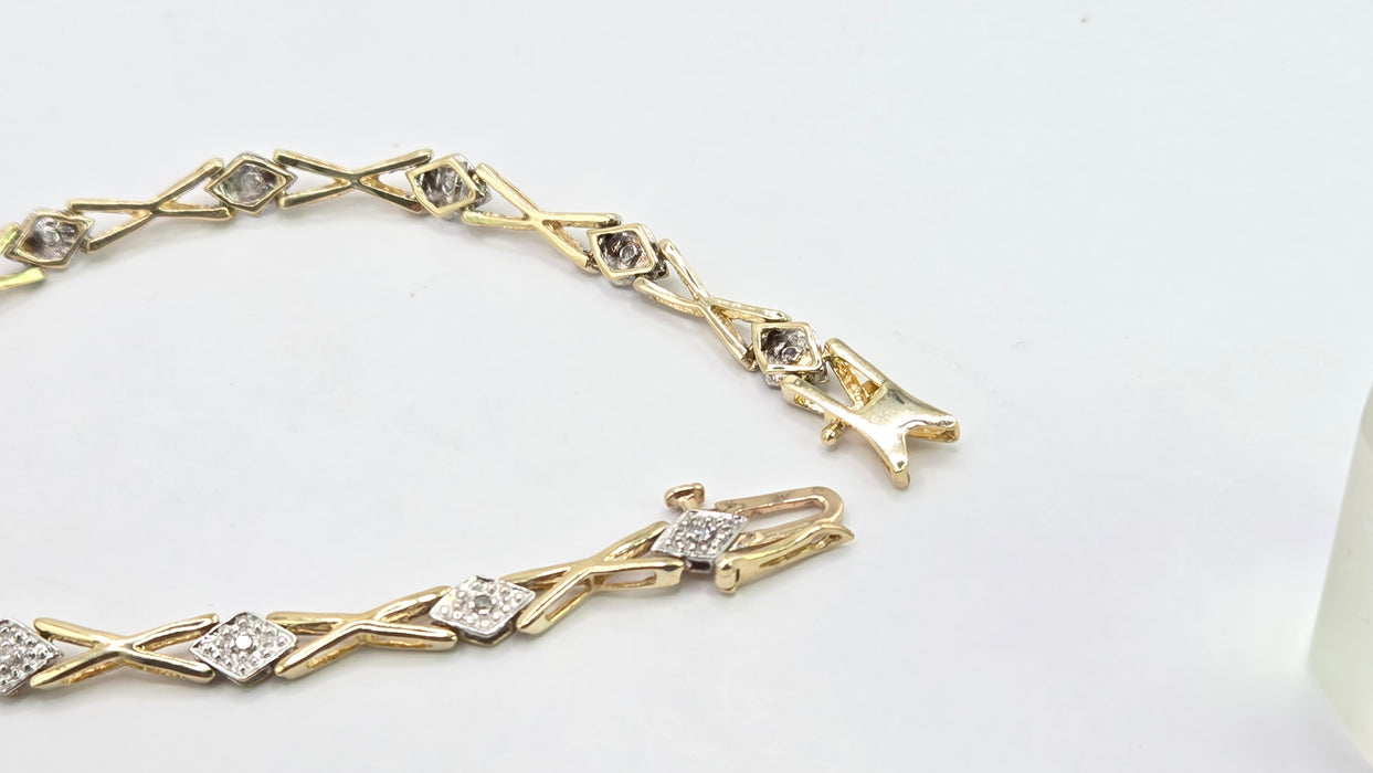 Vintage: 9ct Yellow Gold Diamond XO Link Bracelet