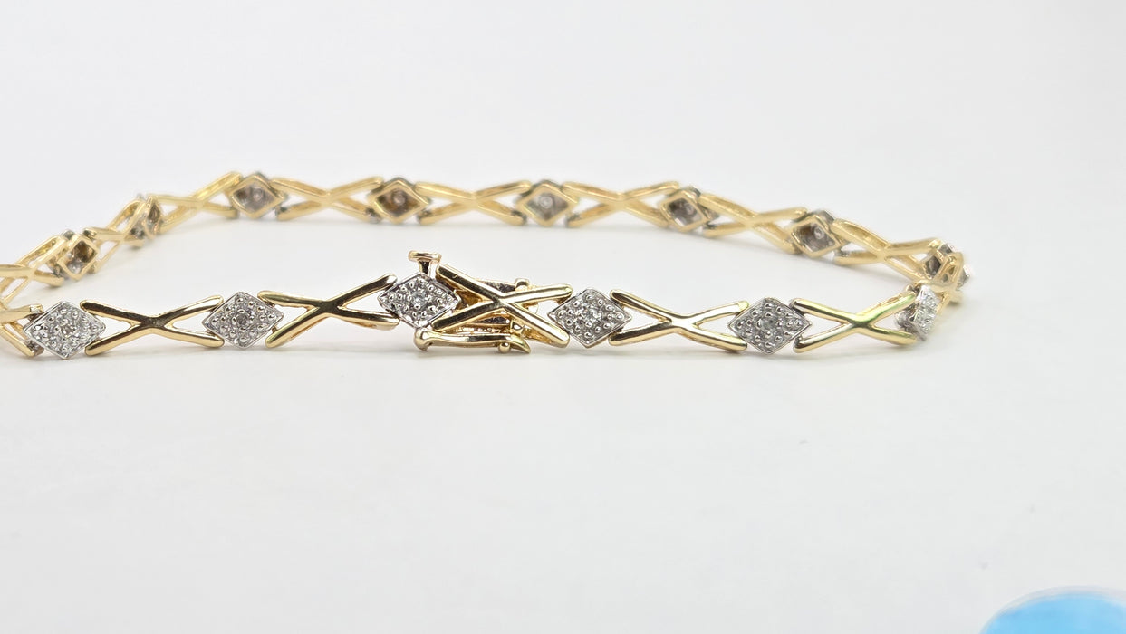 Vintage: 9ct Yellow Gold Diamond XO Link Bracelet