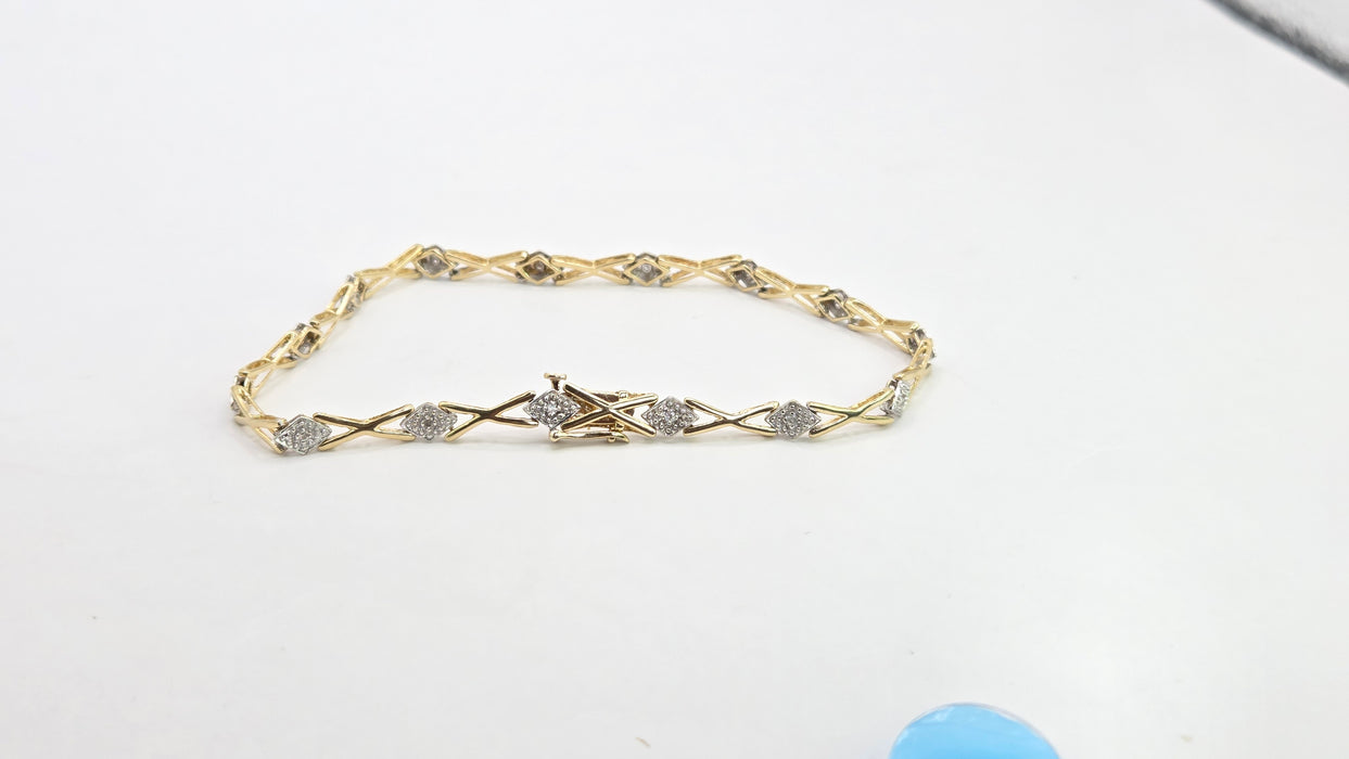 Vintage: 9ct Yellow Gold Diamond XO Link Bracelet