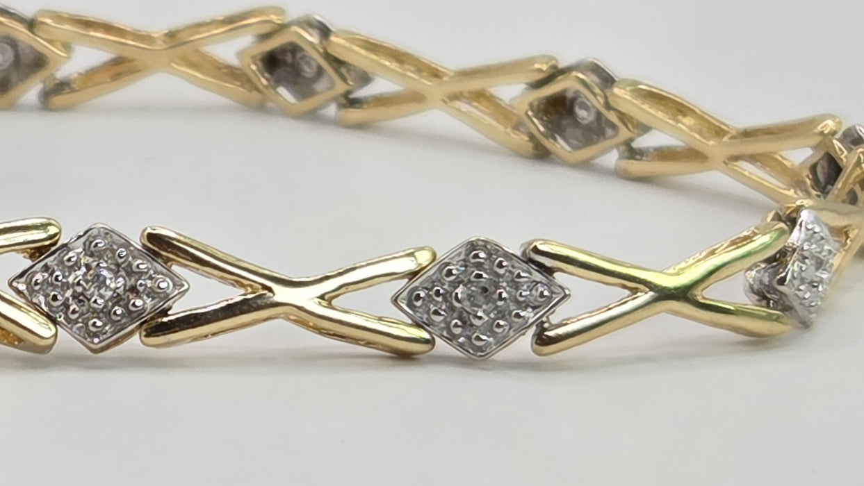 Vintage: 9ct Yellow Gold Diamond XO Link Bracelet
