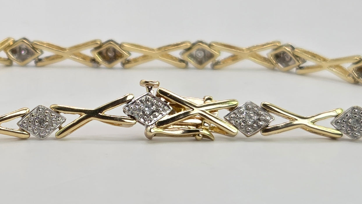 Vintage: 9ct Yellow Gold Diamond XO Link Bracelet