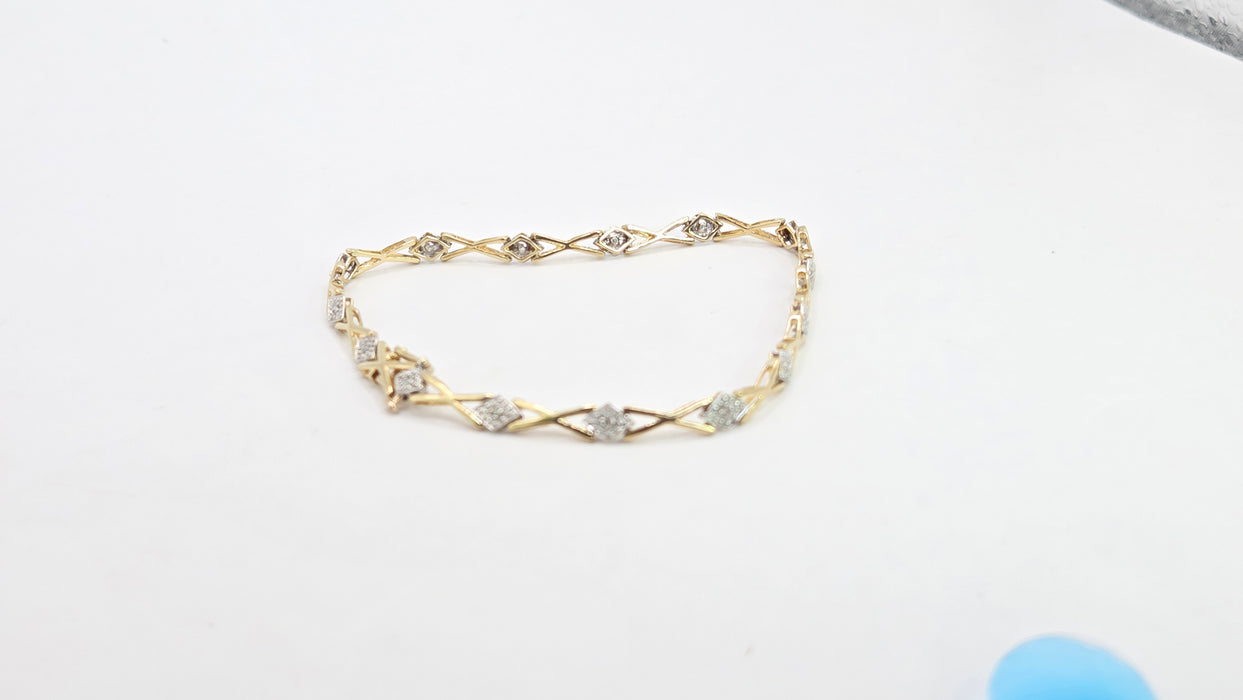 Vintage: 9ct Yellow Gold Diamond XO Link Bracelet