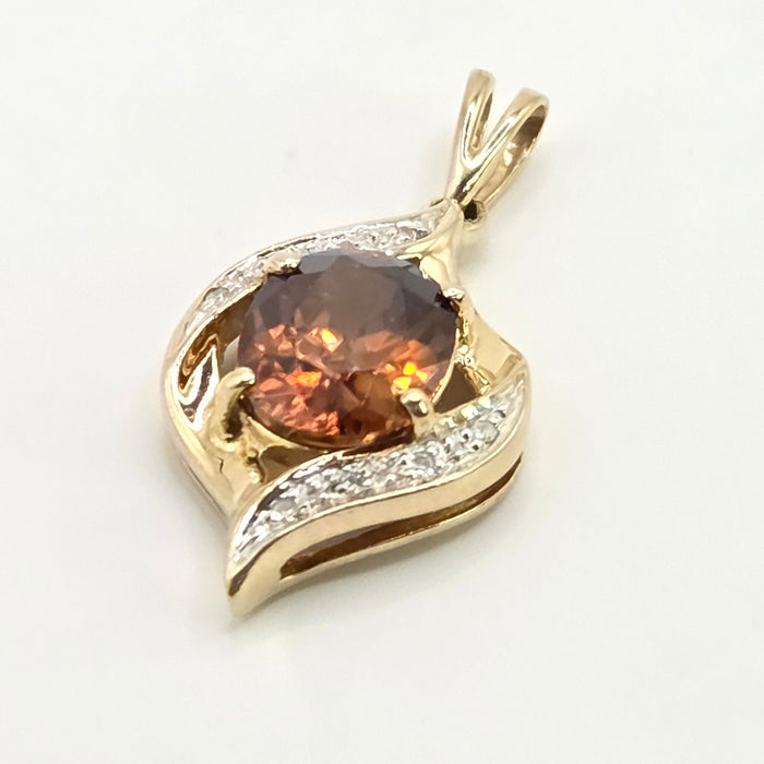 Vintage: 9ct Yellow Gold Golden Cognac Topaz & Diamond Pendant