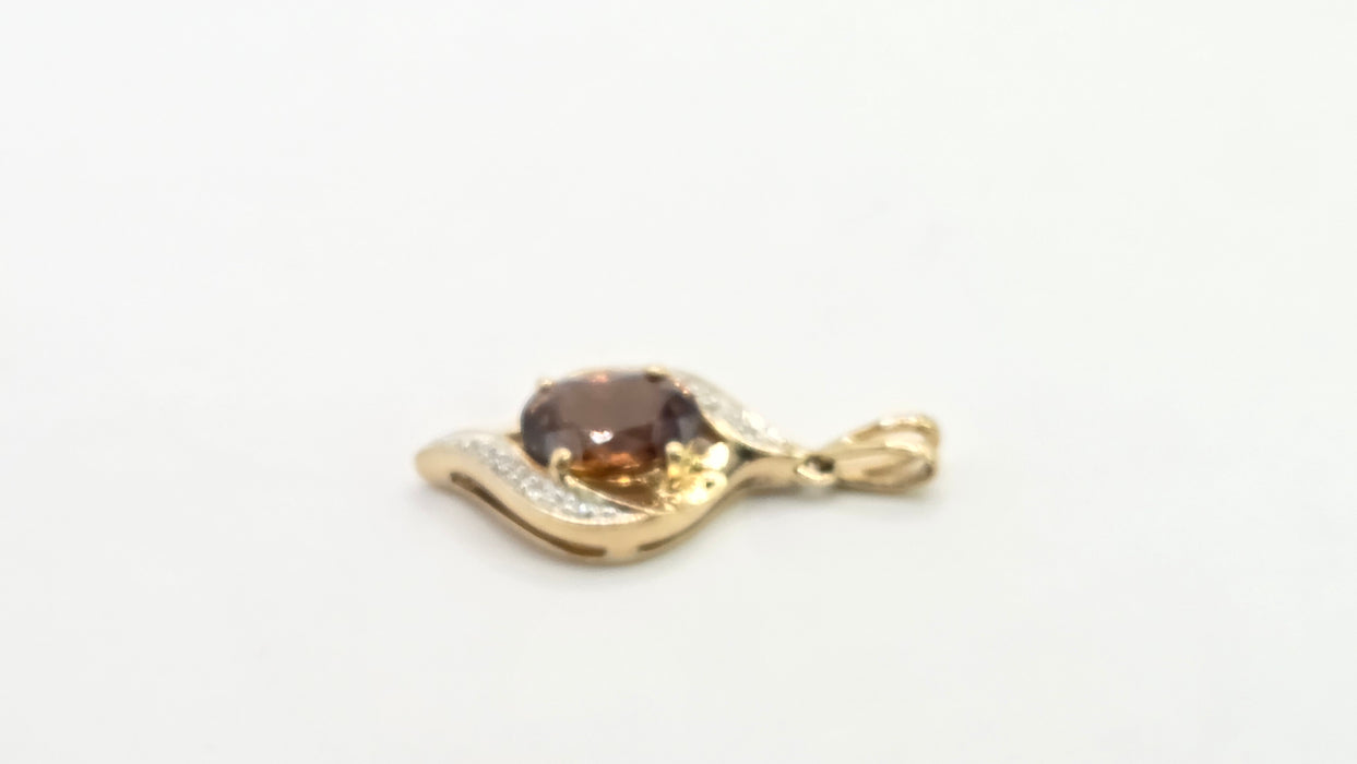 Vintage: 9ct Yellow Gold Golden Cognac Topaz & Diamond Pendant