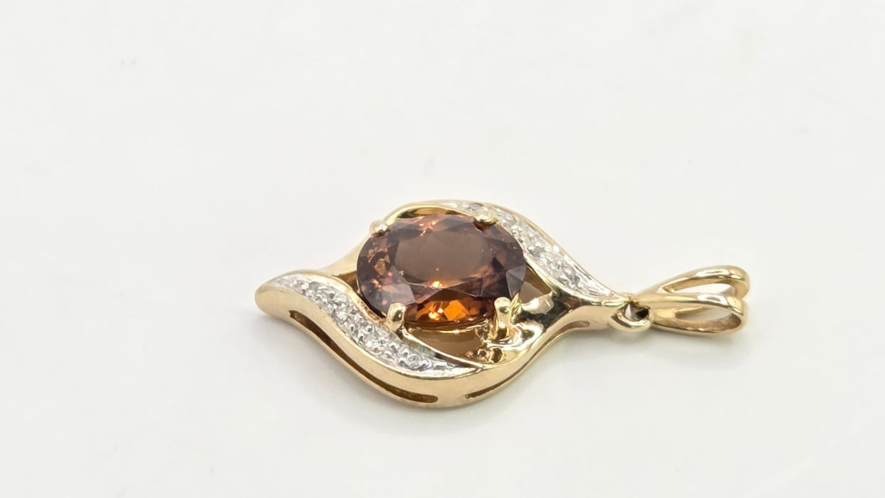 Vintage: 9ct Yellow Gold Golden Cognac Topaz & Diamond Pendant
