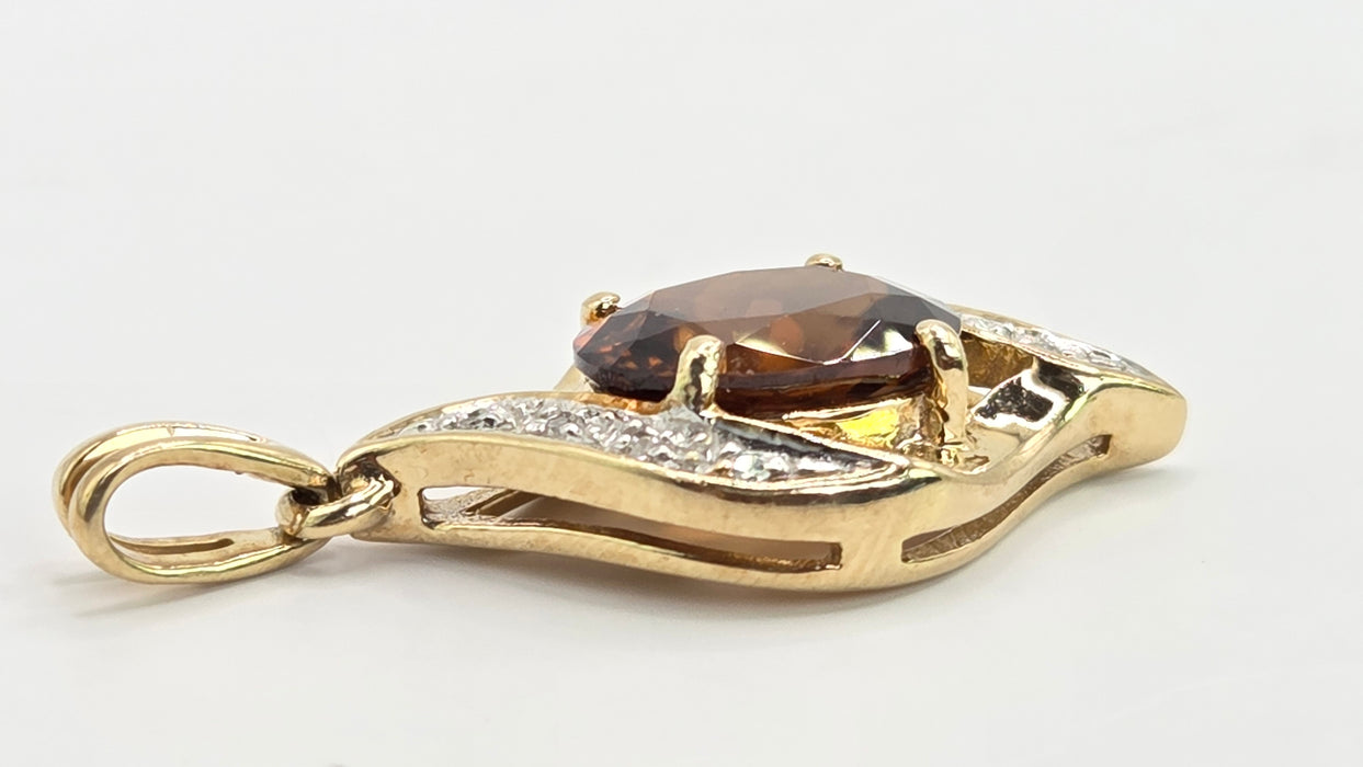 Vintage: 9ct Yellow Gold Golden Cognac Topaz & Diamond Pendant