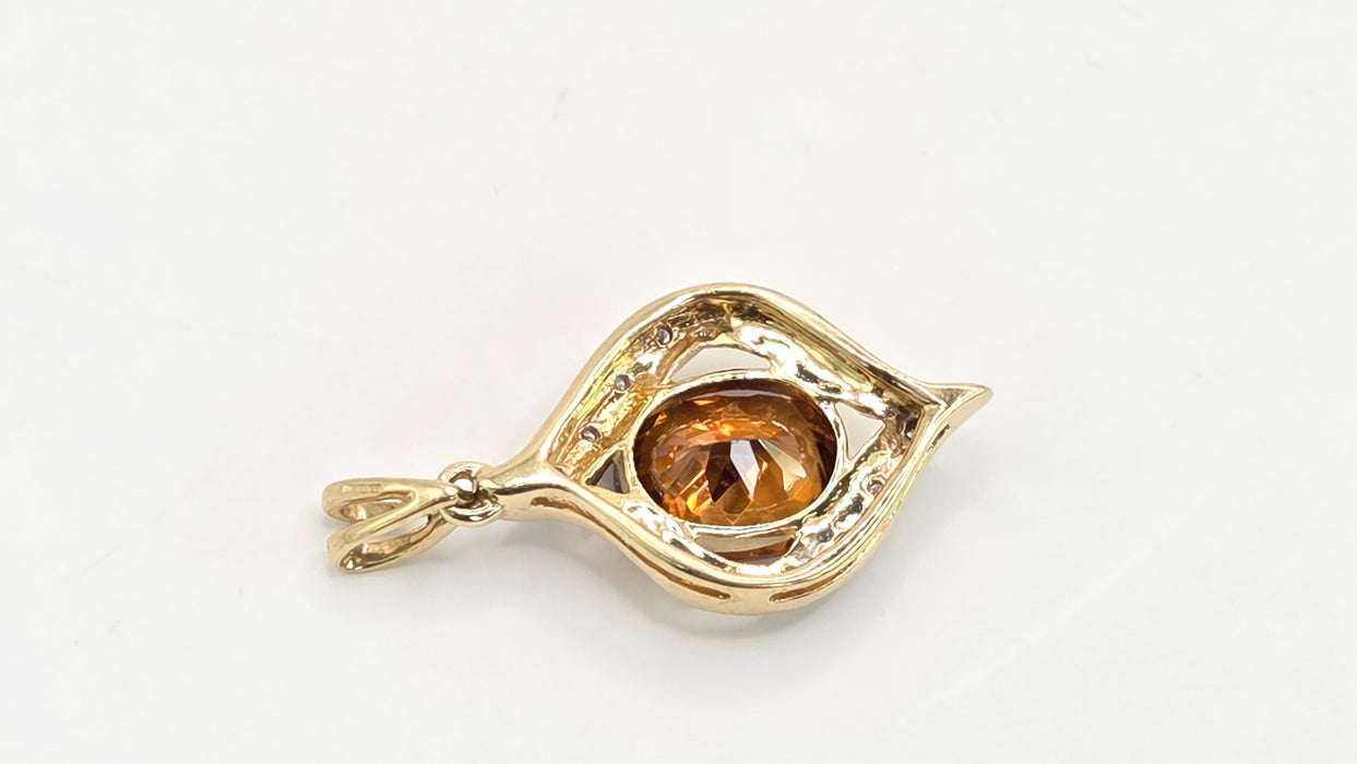 Vintage: 9ct Yellow Gold Golden Cognac Topaz & Diamond Pendant